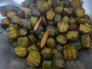 玻璃瓶吃瓜,创意吃瓜新体验