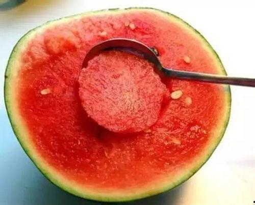 瓜哥吃西瓜,一场味蕾与视觉的盛宴