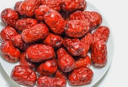 梦见和家人吃瓜吃枣子,揭秘家人团聚的美好寓意