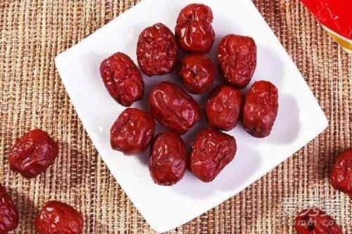 梦见和家人吃瓜吃枣子,揭秘家人团聚的美好寓意